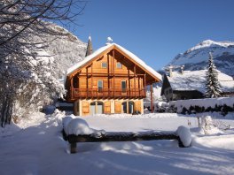 chalet chabrand in the winter sun