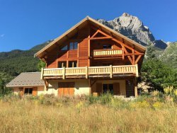 chalet sequoia sleeps 12