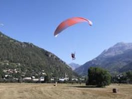 paragliding french alps